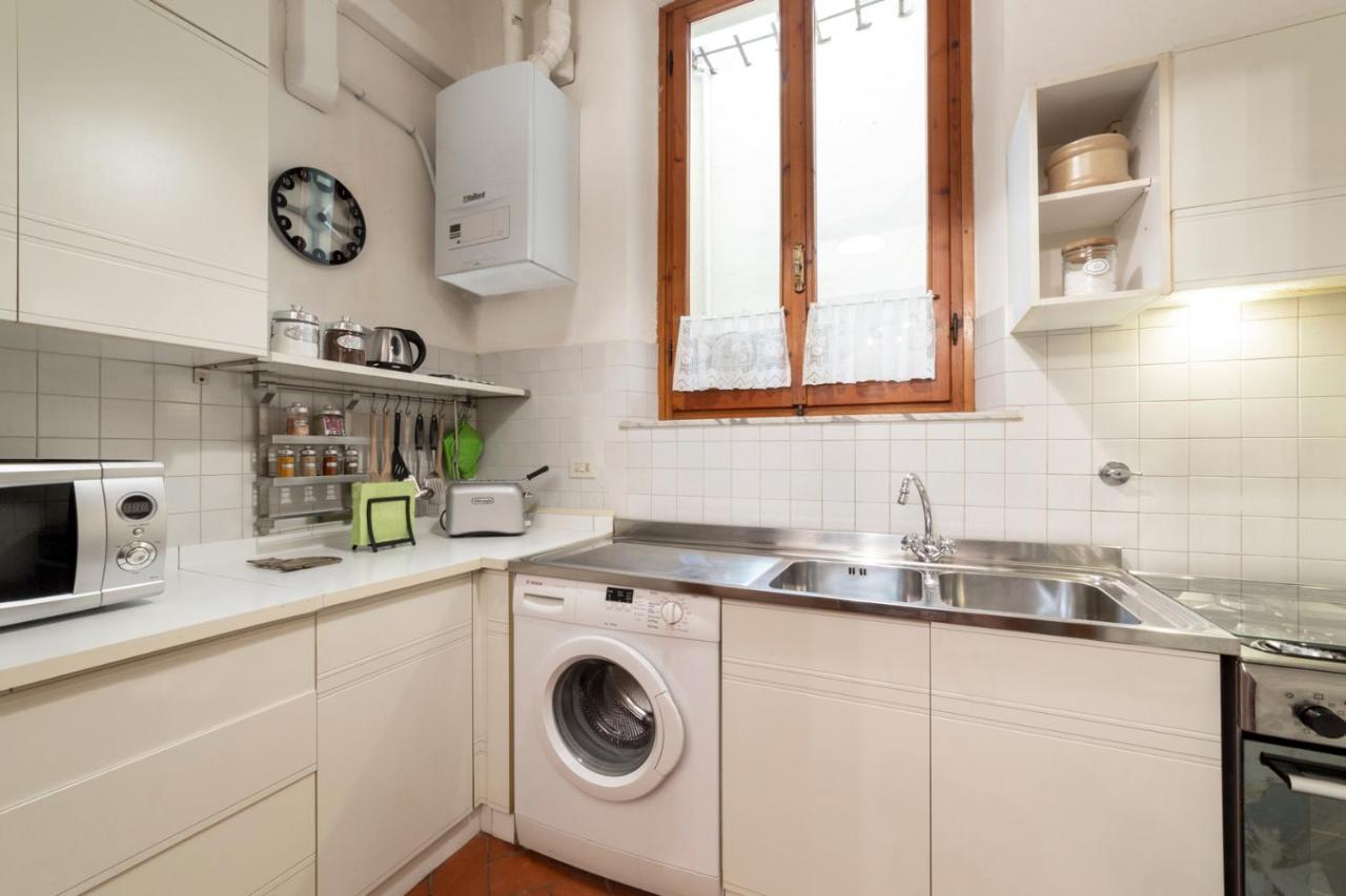 110 Sqm Apartment 6 Sleeps In Santa Croce Florence Exterior photo