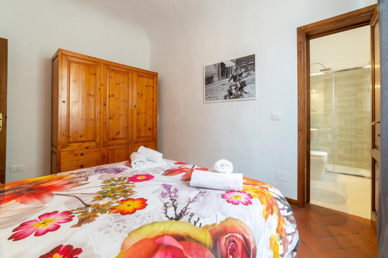 110 Sqm Apartment 6 Sleeps In Santa Croce Florence Exterior photo